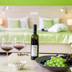 Vinný pokoj - detail na víno